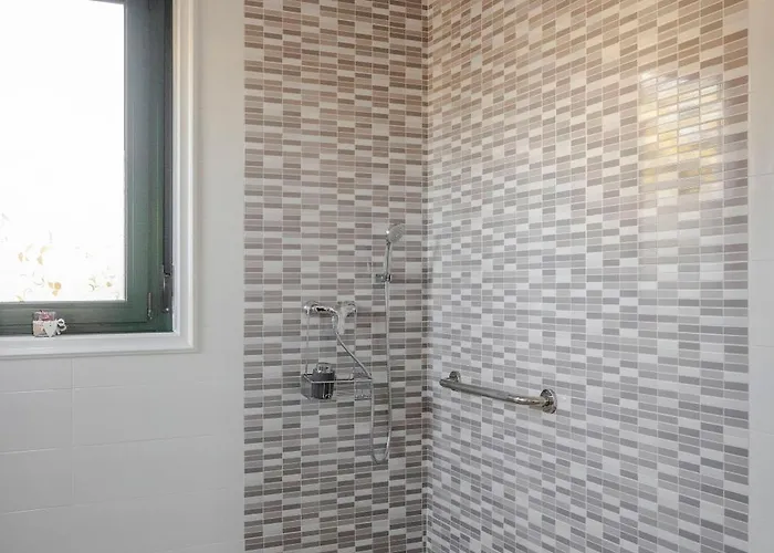 ゲストハウス A Chousa 3*